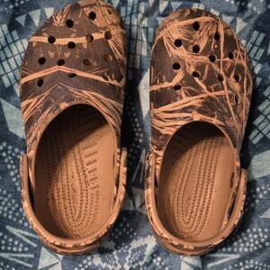 CROCS Kids Brown Camo Sandals